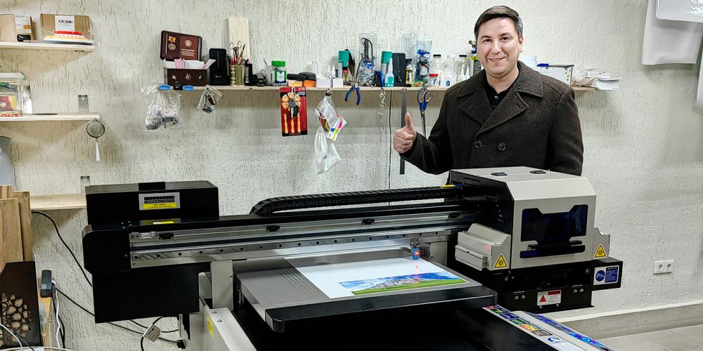 Компания «Смарт-Т» установила УФ-принтер Sprinter DPP A1E в уфимском издательстве «Мир печати»