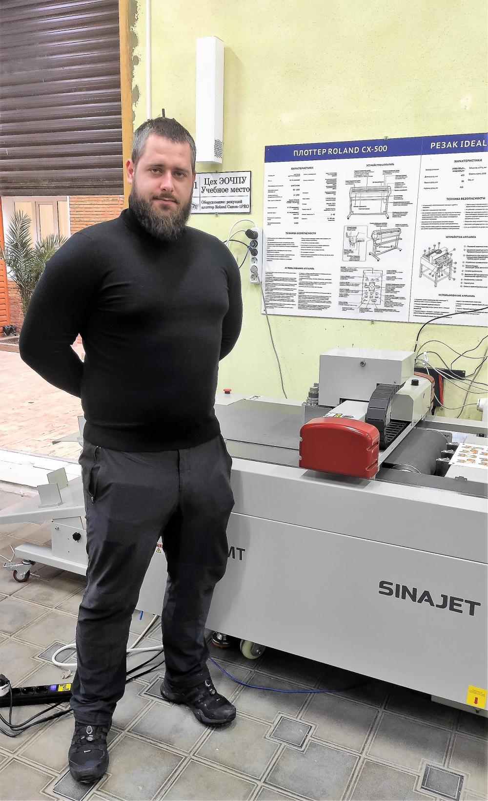 Новый автоматический режущий плоттер SINAJET DF от ТОП ПРИНТ КАТ установлен в Анапе