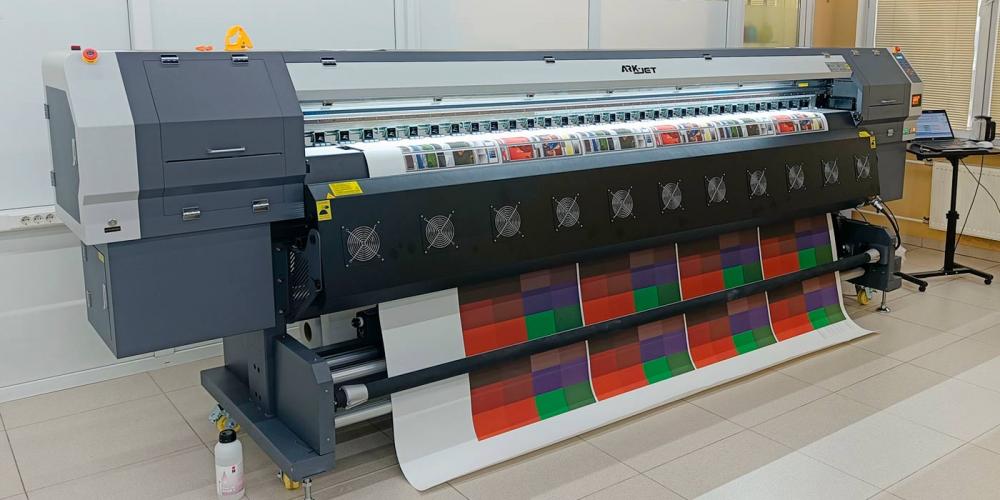 Принтер ARK-JET SOL 3204 от компании «КОВЧЕГ» дал старт производству обоев в Москве