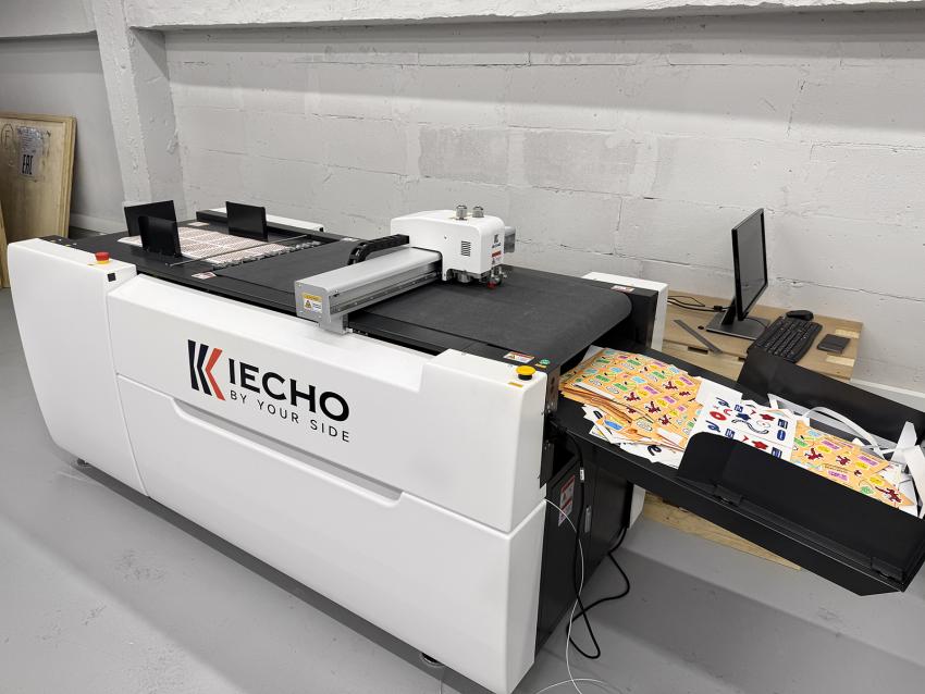 Компания «Смарт-Т» выполнила запуск плоттера iECHO PK в московской типографии «Ситли»