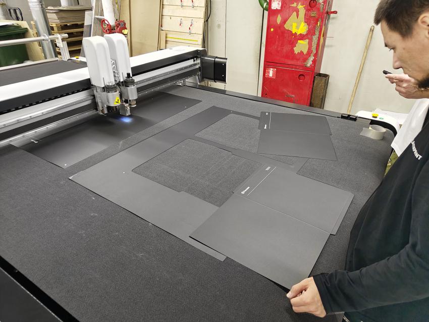 Компания «Смарт-Т» запустила раскройный комплекс iECHO BK4 в РПК «Пластикпринт»