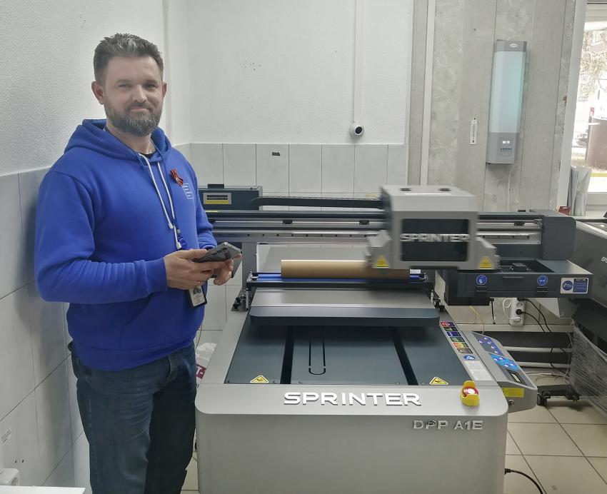 Компания «Смарт-Т» установила в типографии «Партнеры Сибири» УФ-принтер Sprinter DPP A1E