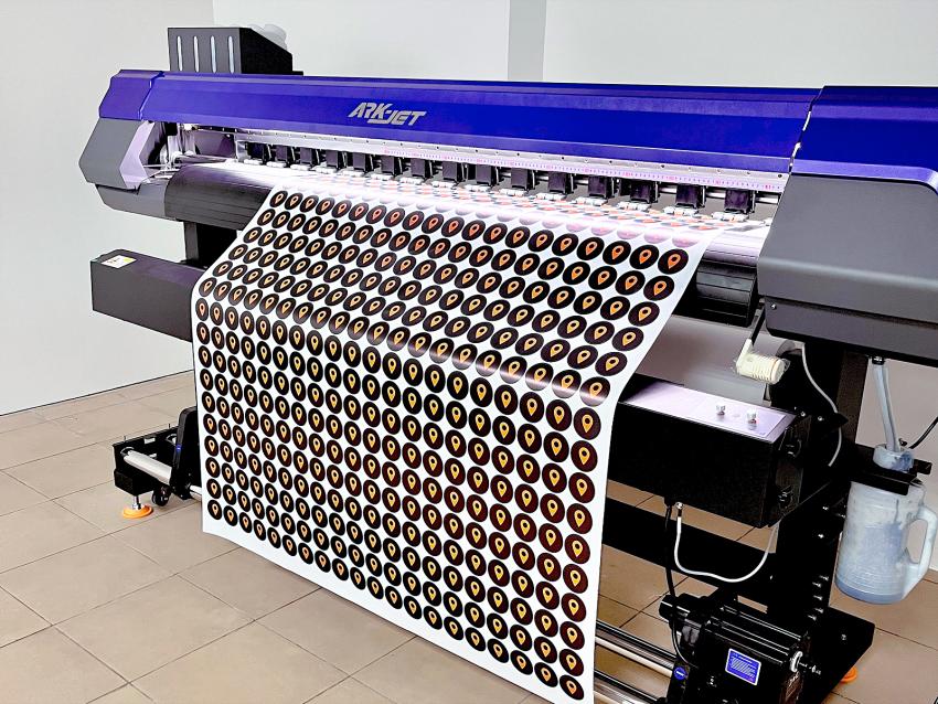 Компания «КОВЧЕГ» запустила принтер, каттер и ламинатор в кировской типографии «Печать»