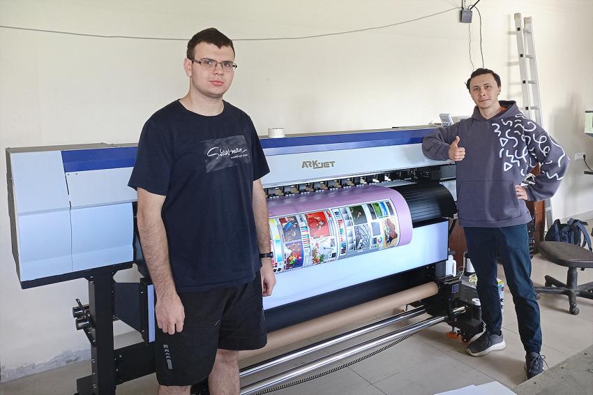УФ-принтер ARK-JET UV 1802 от компании «КОВЧЕГ» усилил производство московской РПК Color and Light
