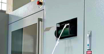 Удаления облоя по 4-м сторонам – стандартная функция для STERLING S-CUT 106C