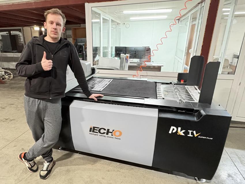 Компания «Смарт-Т» установила автоматический планшетный плоттер iECHO PK4 в типографии «ПрессЭкспресс»