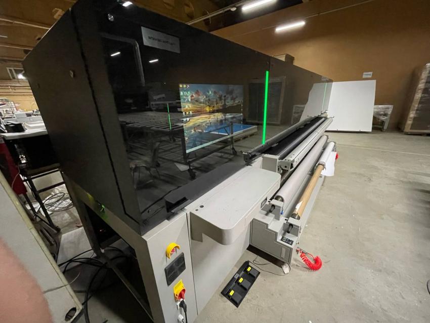 Компания «Технографика» завершила установку и ввод в эксплуатацию гибридного УФ-принтера Docan C3200 на площадке заказчика в г. Химки